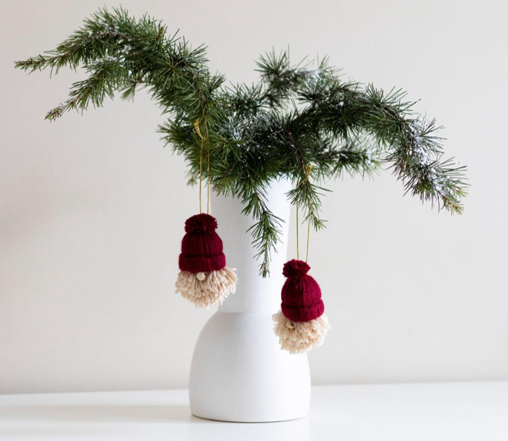 Affordable Ways to Decorate Your Christmas Tree